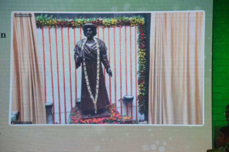 Raja Rammohan Roy statue science city