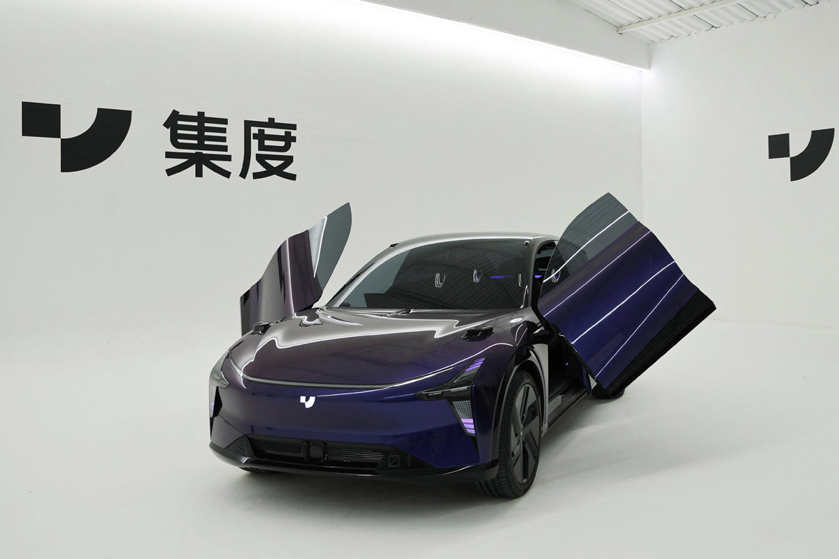 China ready with ROBO-01, a complete autonomous EV