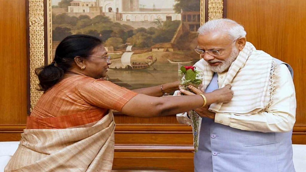 murmu with pm modi