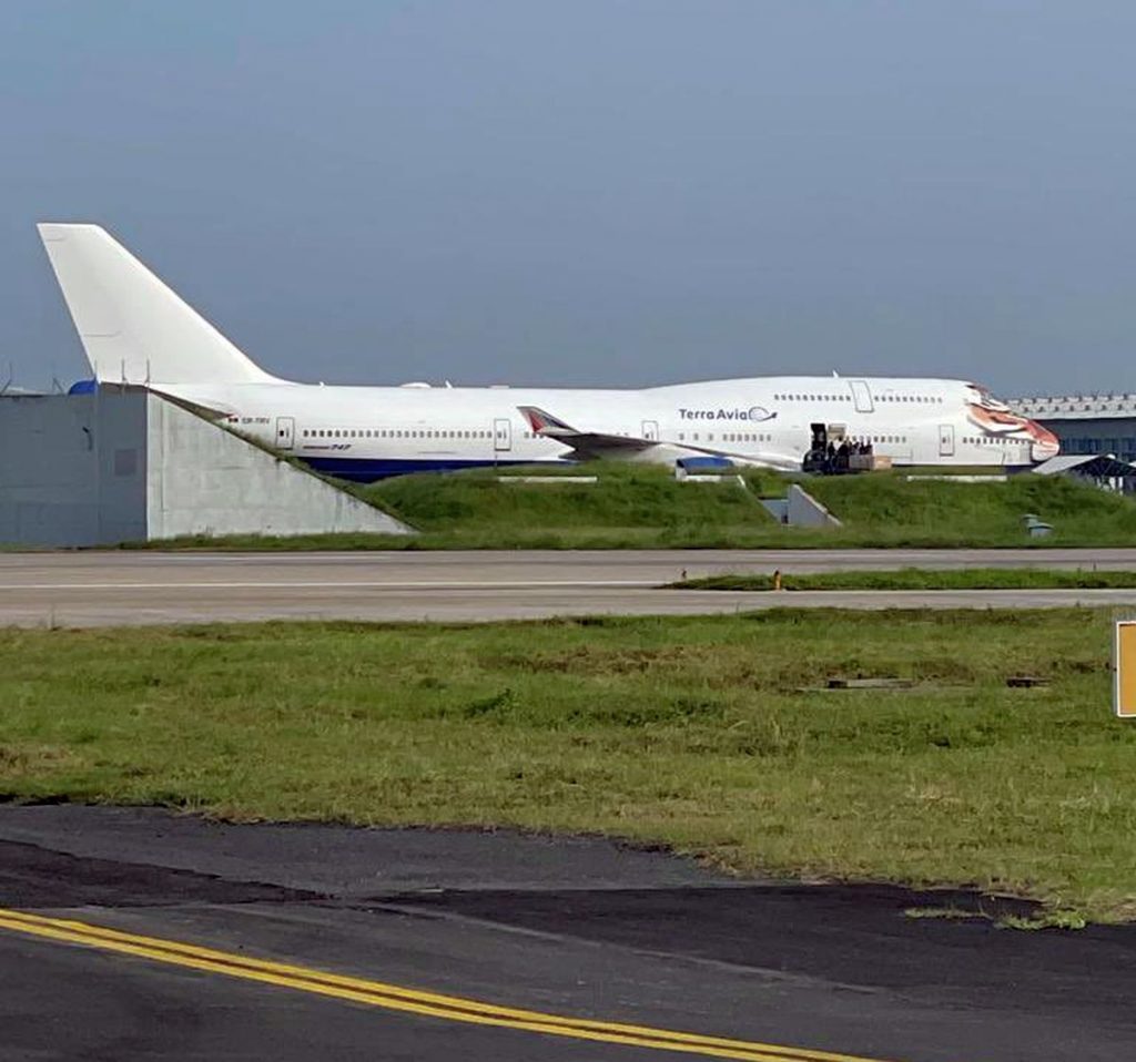 cheetah plane india arrival