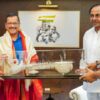 Kejriwal meets Telangana CM K Chandrasekhar Rao in Hyderabad