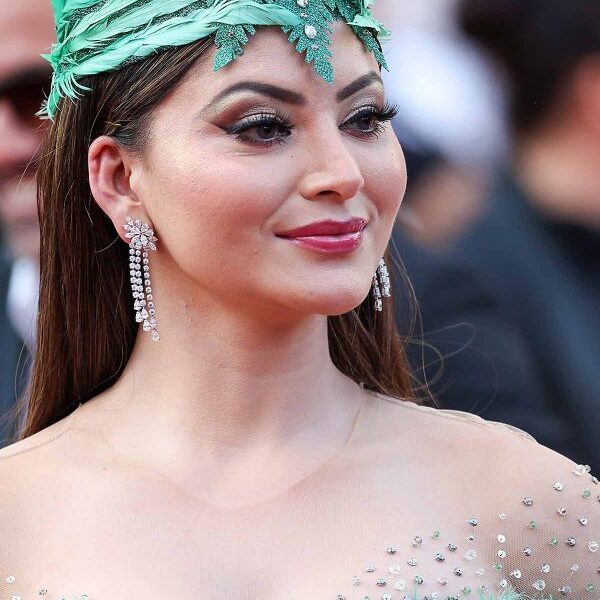 Urvashi Rautela feather dress at Cannes 2023 (Pics)