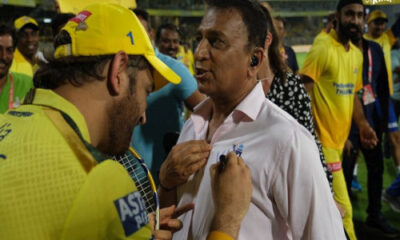 MS Dhoni gives autograph on Sunil Gavaskar’s shirt (Pic)