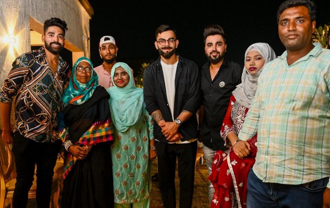 Kohli & RCB company visits Siraj’s New Home (Pics)