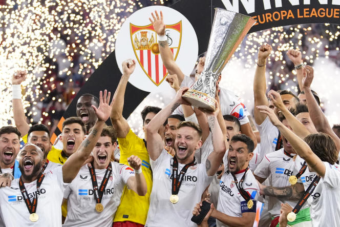 Sevilla defeats Roma on penalties to win their seventh Europa League championship