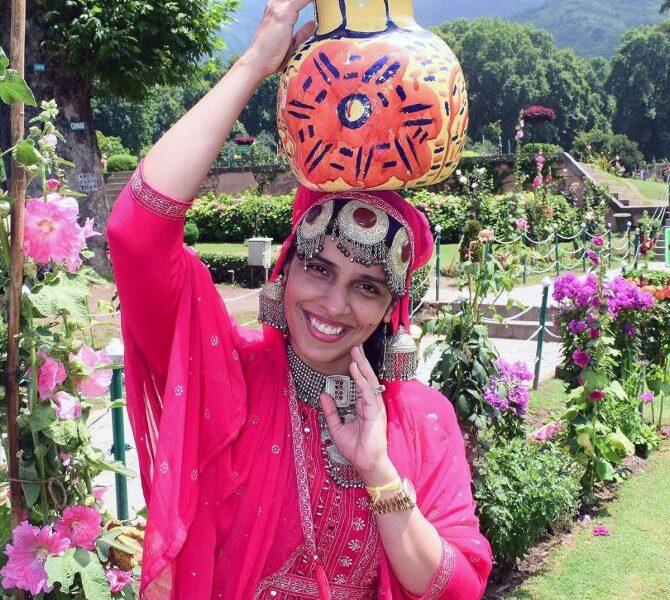 Saina Nehwal in Jammu & Kashmir avatar (Pics)