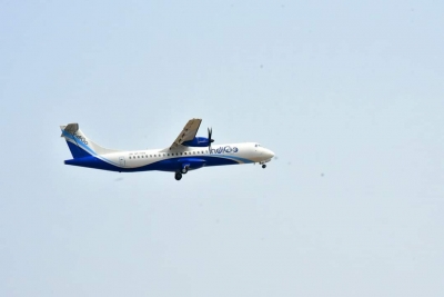 indigo flight in air