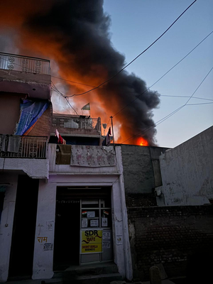 Delhi factory blaze death toll mounts to 7 (2nd Ld)