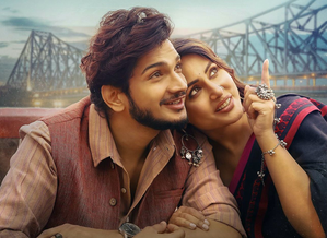 Munawar, Hina Khan to star in music video 'Halki Halki Si', drop romantic poster