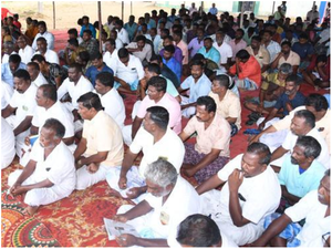 TN fishermen start hunger strike against arrest of fishermen by Sri Lankan Navy