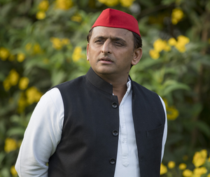 Akhilesh continues with his 'my candidate, your symbol' policy