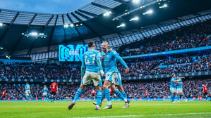 Premier League: Fodden's brace helps City to comeback win over United in Manchester Derby