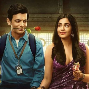 Sunil Grover surprises Adah Sharma with his saree-draping skills