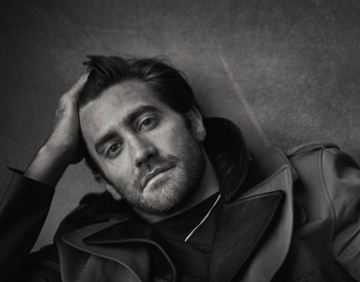 Jake Gyllenhaal would love to have the 'honour' of playing Batman