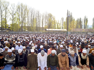 Thousands offer Eid prayers in J&K, no untoward incident reported