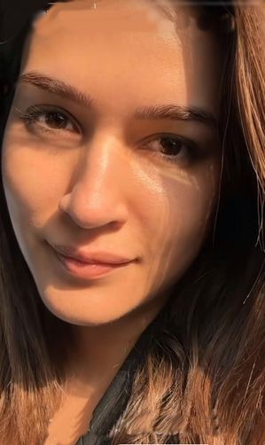 Kriti Sanon flaunts her morning ‘no filter’ golden glow: 'Sun plus sunscreen'