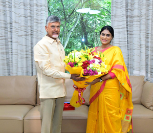 Jagan lacks manners, says sister Sharmila over saree remark