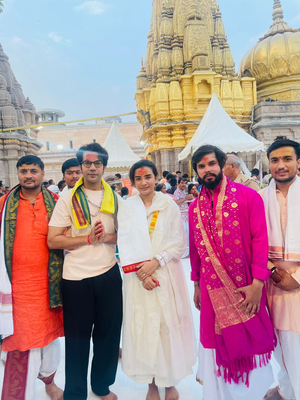 Rajkummar Rao, Patralekha seek Lord Shiva's blessings at Kashi Vishwanath