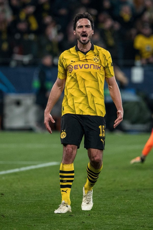 Borussia Dortmund announce Mats Hummels will leave club as free agent