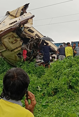 Bengal rail accident: Death toll rises to eight (Ld)