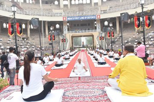 Thousands do yoga in Chandigarh, Haryana