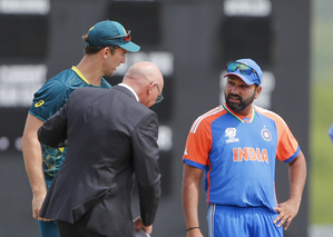 T20 World Cup: Starc replaces Agar as Australia elect to bowl first against unchanged India