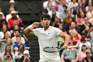 Wimbledon: Carlos Alcaraz overcomes Humbert in tough battle