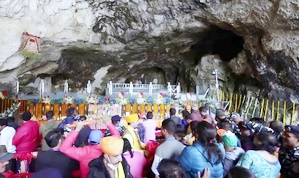 Amarnath Yatra proceeding peacefully, another batch of pilgrims leaves for Valley