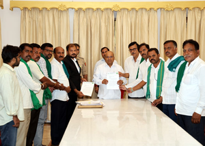 K’taka: farmers' delegation meets Guv, demands probe into MUDA land scam