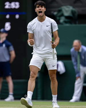 Defending champion Alcaraz, Sinner enter Wimbledon quarters (Ld)