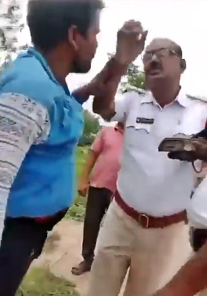 Telangana traffic cop transferred for manhandling, abusing driver