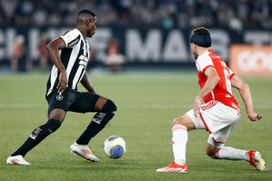 Brazilian Serie A: Botafogo beat Internacional to stay top