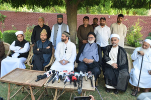 Mirwaiz Umar stresses need for Shia-Sunni unity