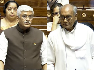 Digvijaya questions govt over US advisory against travel to J&K, Central India