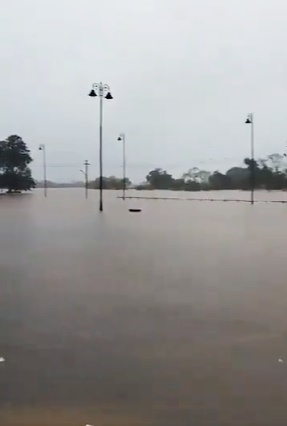 As rain continues, Maharashtra & Karnataka keep eye on border flood situation