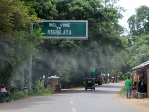 Student bodies condemn stopping of Meghalaya-bound tourist vehicles