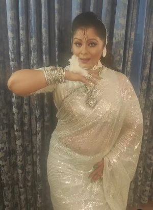 Sudhaa Chandran channels her inner Vyjayanthimala as she dances to ‘Udein Jab Jab Zulfen Teri’