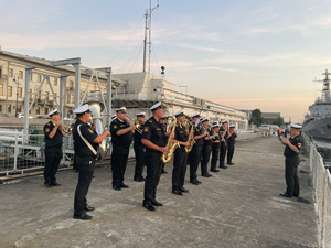 INS Tabar reaches Saint Petersburg for Russian Navy Day celebrations