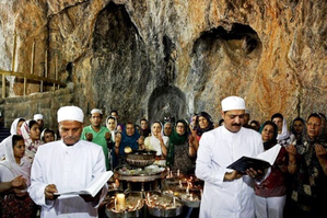 Iran's Zoroastrians prepare for annual ritual