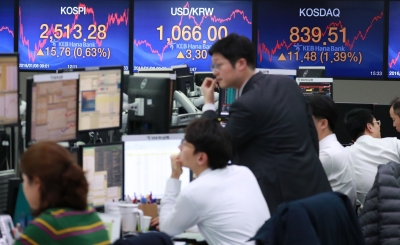 South Korean stock markets extend gains led by Samsung