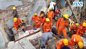 Woman dies in house collapse near Kashi Vishwanath Temple, 8 rescued