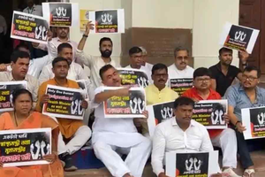 Doc’s rape & murder: BJP MLAs stage dharna at Assembly