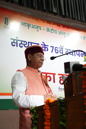 Evolve alternative sources of income for farmers: Himachal Governor